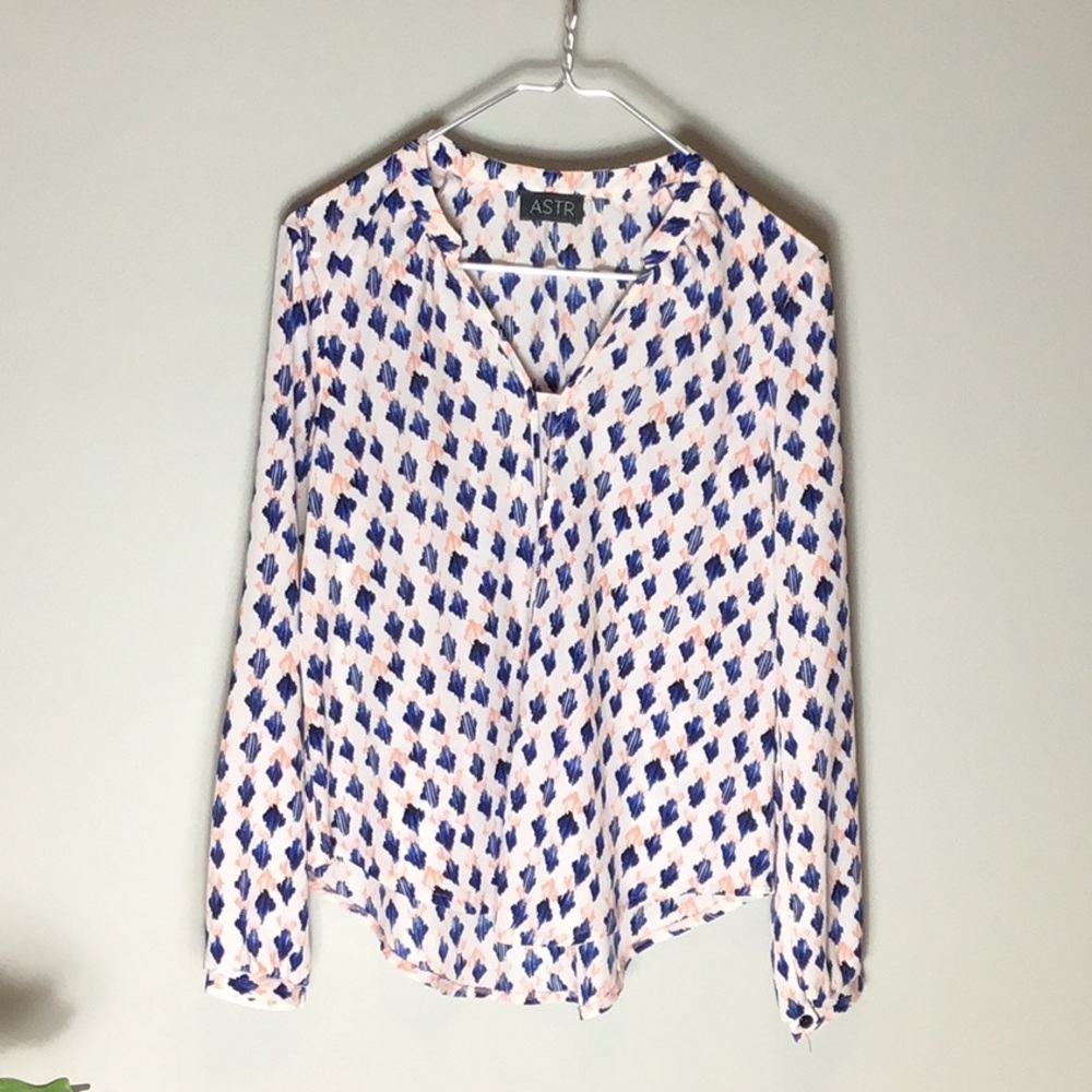 Astr > V Neck Blouse Small